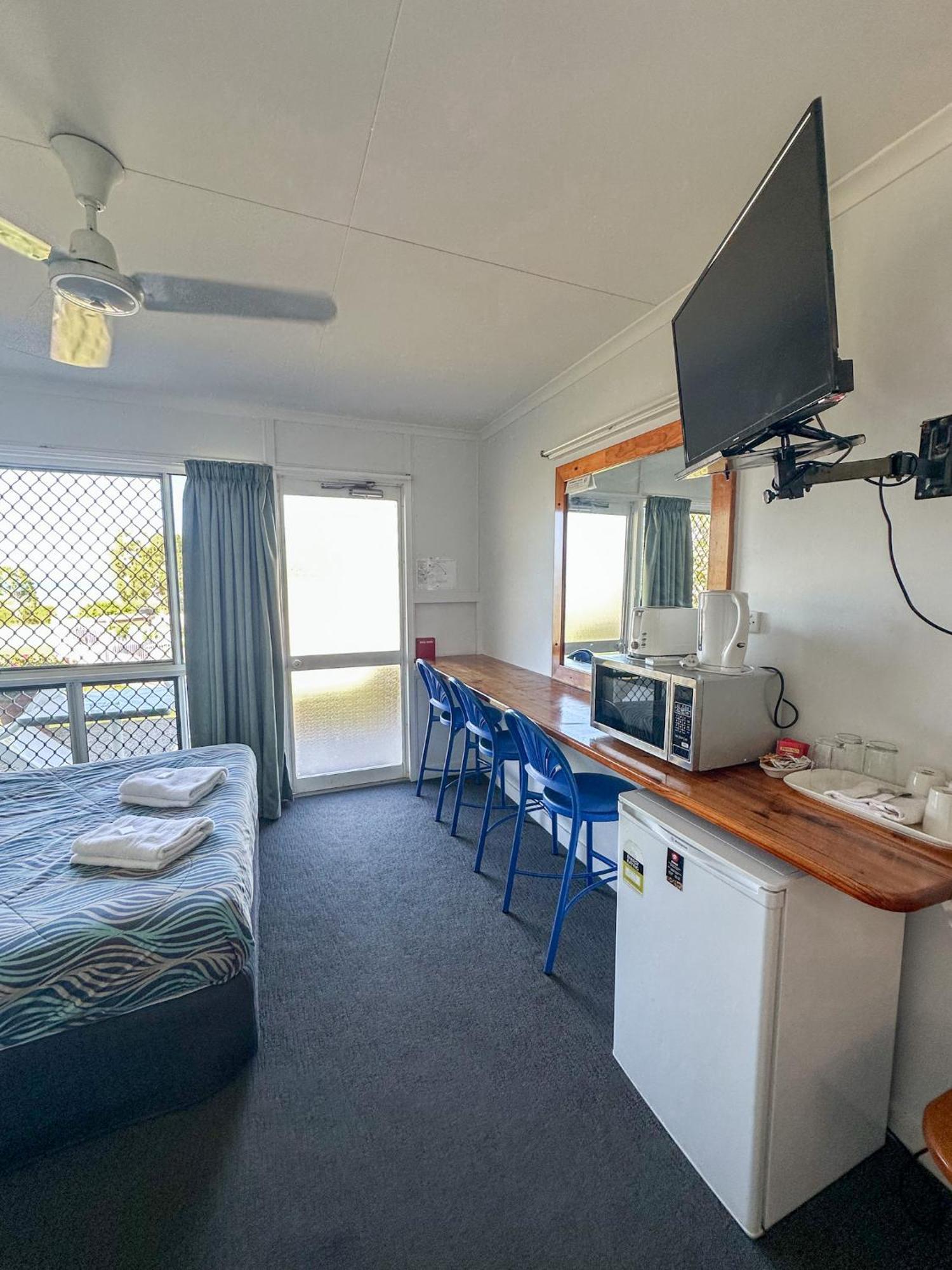 Ocean View Motel Bowen Bagian luar foto